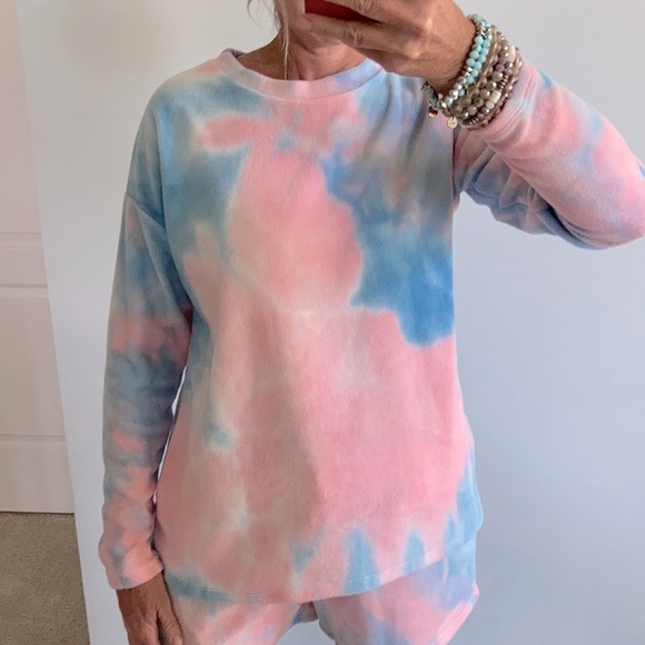 Cotton Candy Dreams Fleece 2 Piece Lounge Set - Picture 8 of 9